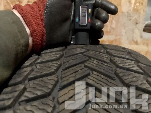 Michelin X-Ice Snow SUV 225/65 R17 106T XL Б/У 6 мм
