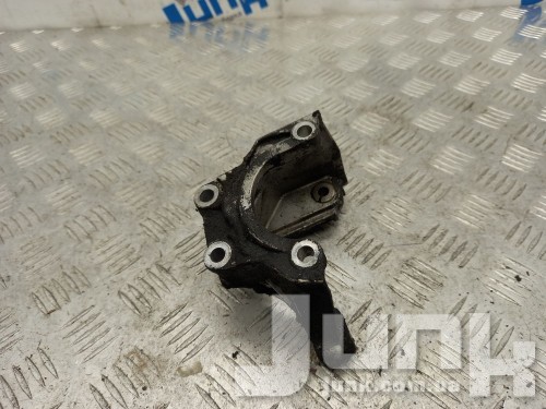 Кронштейн насоса ГУР для Ауди А6 С6 oe 06E145393B разборка бу