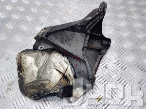 Опора двигателя правая для Audi A4 B7 oe 8E0199308AH разборка бу