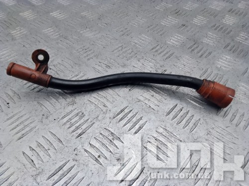 Направляющая масляного фильтра для Audi A4 B7 oe 06F103663H разборка бу