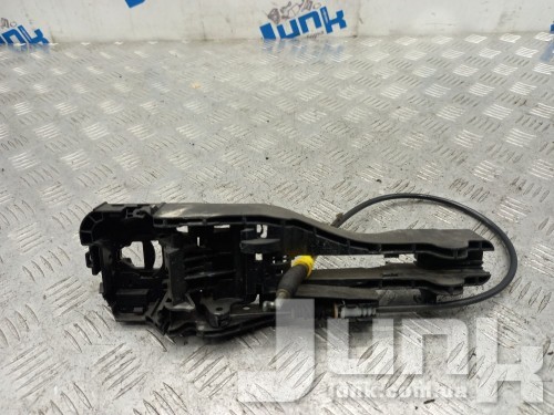 Опорная скоба задней левой двери для Porsche Macan oe 95B839885B запчасти бу Опорная скоба задней левой двери для Porsche Macan oe 95B839885B разборка бу