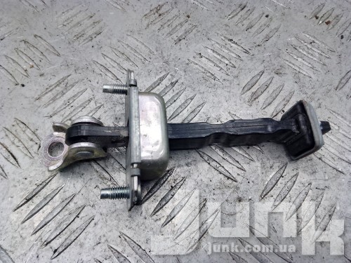 ограничитель двери передней правой/левой для Subaru Impreza 4 oe 61124FJ001 разборка бу