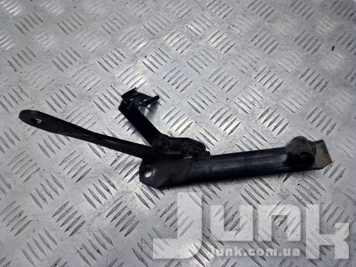 Кронштейн двигателя для Volvo XC90 oe 30788268 запчасти бу Кронштейн двигателя для Volvo XC90 oe 30788268 разборка бу