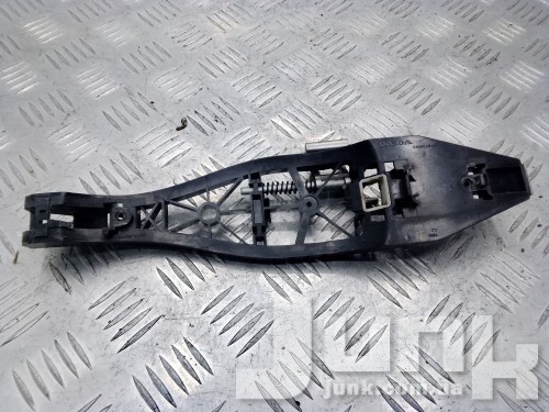 Опорная скоба задней левой двери для Volvo XC90 oe 31253177 разборка бу