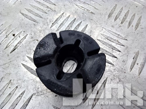 Втулка крепления радиатора для Porsche Macan oe 8K0121276A разборка бу