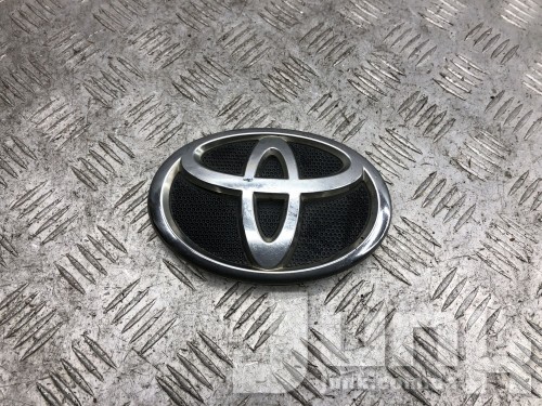 Эмблема решетки радиатора для Тойота Corolla E14/E15 oe 7530102010 запчасти бу Эмблема решетки радиатора для Тойота Corolla E14/E15 oe 7530102010 разборка бу