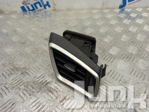 Дефлектор воздуха правый для Nissan Rogue T32 oe 687604BA1A разборка бу