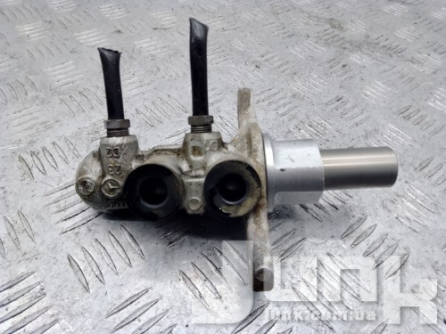 Главный тормозной цилиндр для Mercedes C117 CLA oe A2464300301 запчасти бу Главный тормозной цилиндр для Mercedes C117 CLA oe A2464300301 разборка бу