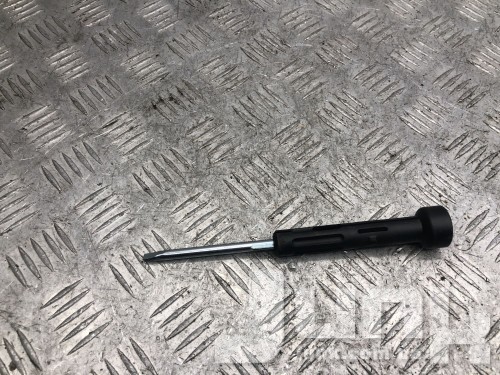 Отвертка со сменными насадками для Вольксваген Atlas oe 8Z0012255 запчасти бу Отвертка со сменными насадками для Вольксваген Atlas oe 8Z0012255 разборка бу