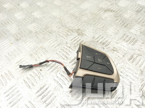 Кнопки руля правая сторона для Jeep Renegade oe 5VE34LS5AA запчасти бу Кнопки руля правая сторона для Jeep Renegade oe 5VE34LS5AA разборка бу