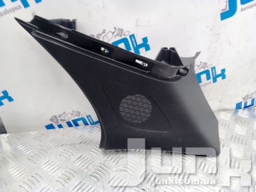 Накладка задней стойки верхняя правая для Porsche Macan oe 95B8672461E0 запчасти бу Накладка задней стойки верхняя правая для Porsche Macan oe 95B8672461E0 разборка бу