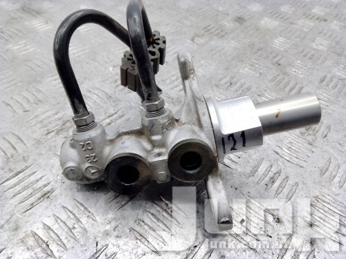 Главный тормозной цилиндр для Mercedes C117 CLA oe A2464300301 запчасти бу Главный тормозной цилиндр для Mercedes C117 CLA oe A2464300301 разборка бу