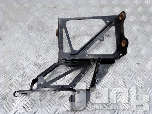 Кронштейн дополнительного  радиатора для Audi A6 C7 oe 4G0121261F разборка бу