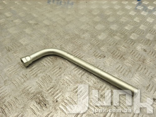 Балонный ключ для Audi A4 (Б9) oe 8N0012219 разборка бу