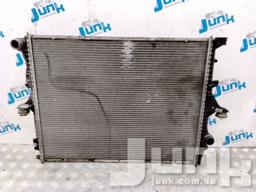 Радиатор охлаждения  двигателя для Audi Q7 4L oe 7L0121253A разборка бу