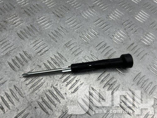 Отвертка со сменными насадками для Audi Q3 (8U) oe 1J0012255 запчасти бу Отвертка со сменными насадками для Audi Q3 (8U) oe 1J0012255 разборка бу