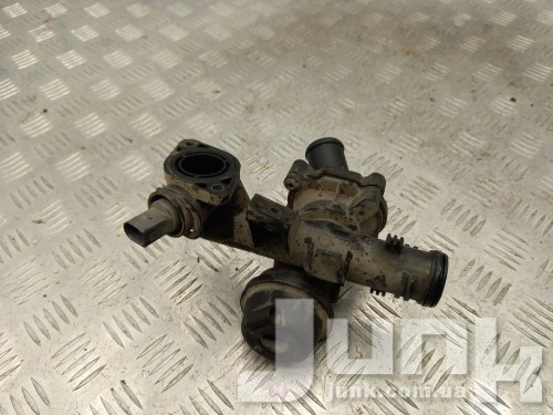 Фланец системы охлаждения для Audi A8 D4 oe 079121127C запчасти бу Фланец системы охлаждения для Audi A8 D4 oe 079121127C разборка бу