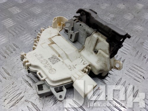 Замок двери передней левой oe 8J1837015D запчасти бу Замок двери передней левой oe 8J1837015D разборка бу