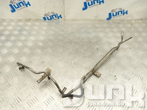 Трубка системы охлаждения для Audi Q3 (8U) oe 06J121075D запчасти бу Трубка системы охлаждения для Audi Q3 (8U) oe 06J121075D разборка бу