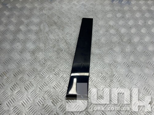 Накладка вертикальная задней левой двери для Infiniti QX80 oe 822D31LA0A запчасти бу Накладка вертикальная задней левой двери для Infiniti QX80 oe 822D31LA0A разборка бу