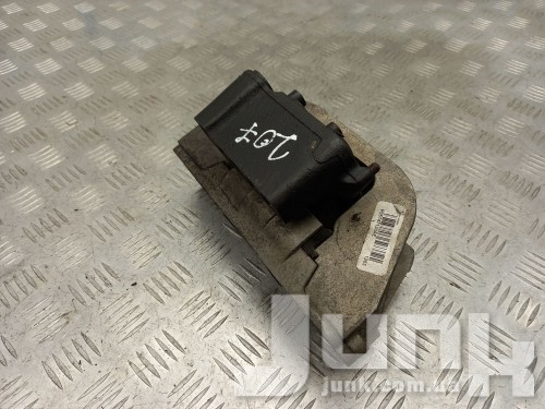 Подушка двигателя для Dodge Journey oe 5147130AE разборка бу