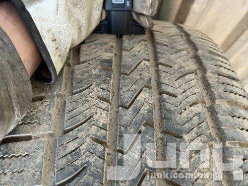 Supermax TM-1 235/65 R18 106T Б/У 6 мм