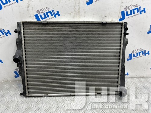 Радиатор охлаждения  двигателя для BMW E90 oe 17117562079 разборка бу