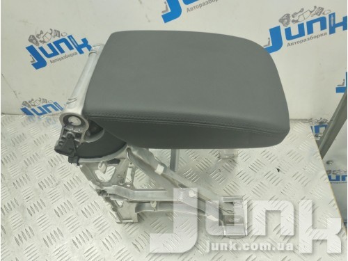 Крыша подлокотника для Audi Q5 oe 80A864283D разборка бу