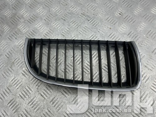 Решетка радиатора правая для BMW E90 oe 51137120010 разборка бу