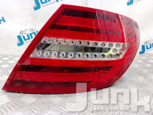 Фонарь правый в крыле для Mercedes W204 oe A2049060703 запчасти бу Фонарь правый в крыле для Mercedes W204 oe A2049060703 разборка бу