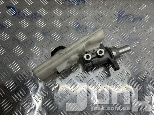 Главный тормозной цилиндр с бачком для Tesla Model 3 oe 104467300B запчасти бу Главный тормозной цилиндр с бачком для Tesla Model 3 oe 104467300B разборка бу