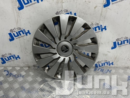 Колпак колеса для Skoda Octavia A5 oe 5E0601147G разборка бу