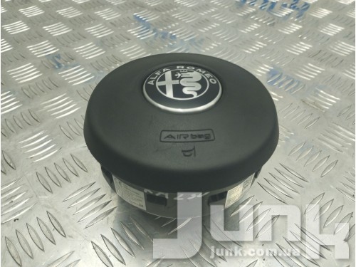 Подушка безопасности в руль для Альфа Ромео Stelvio 2017-2023 oe 156135456 разборка бу