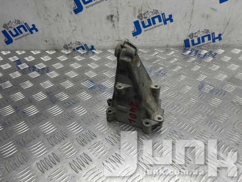 Кронштейн опоры двигателя левый для Mercedes W204 oe A2712232704 запчасти бу Кронштейн опоры двигателя левый для Mercedes W204 oe A2712232704 разборка бу