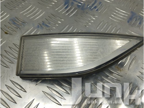 Отражатель в бампер передний правый для Вольксваген Passat B7 oe 561941778A запчасти бу Отражатель в бампер передний правый для Вольксваген Passat B7 oe 561941778A разборка бу