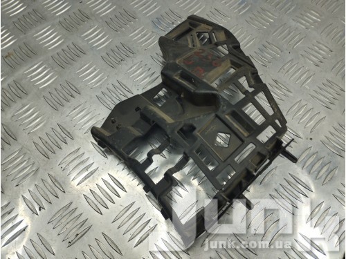 Кронштейн переднего бампера левый для Volvo XC90 II