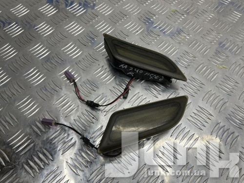 Комплект указателей поворота 2 шт для Mercedes W204 oe A2049067301 запчасти бу Комплект указателей поворота 2 шт для Mercedes W204 oe A2049067301 разборка бу