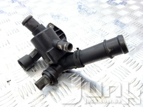 Корпус термостата для Вольксваген Passat B7 oe 03L121111Q разборка бу