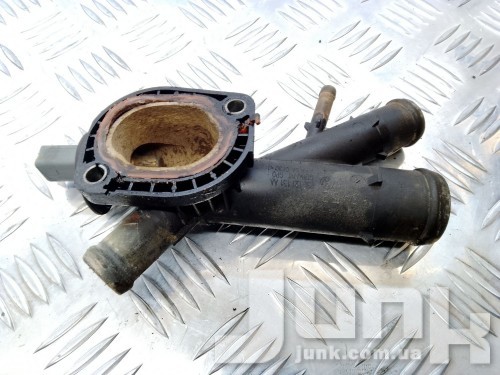 Фланец охлаждающей жидкости для Вольксваген Passat B7 oe 03L121132AA разборка бу