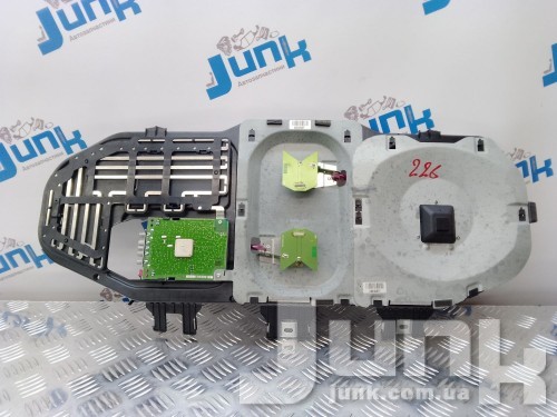 Антенна для Mercedes GL X164 oe A2518201375 разборка бу