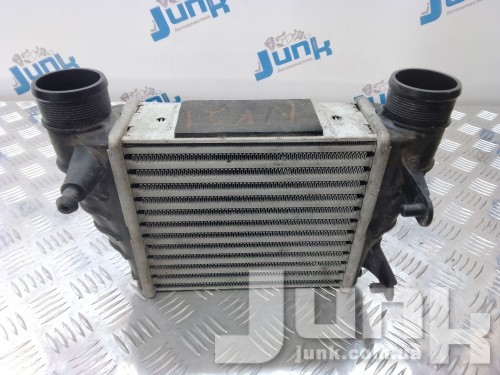 Радиатор интеркулера правый для Audi A4 B7 oe 8E0145806M разборка бу
