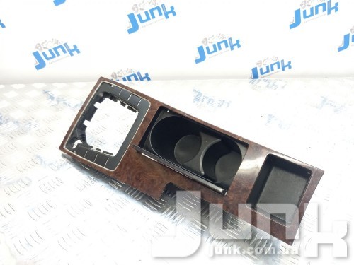 Накладка декоративная центральной консоли для Вольксваген Passat B7 oe 561864263LKIG разборка бу