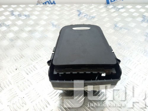 Подстаканник центральной консоли для Mercedes x156 oe A17681000009H44 разборка бу