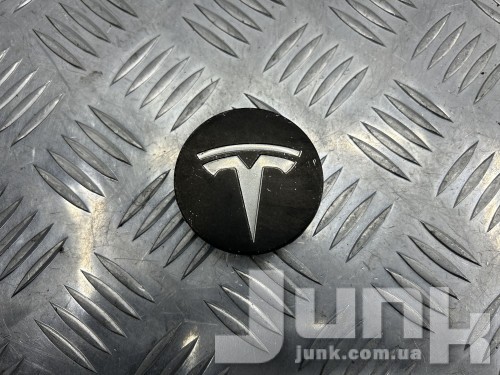 Заглушка в диск для Tesla Model 3 oe 138501 запчасти бу Заглушка в диск для Tesla Model 3 oe 138501 разборка бу