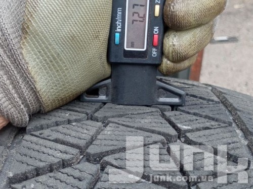 Bridgestone Blizzak DM-V2 225/55 R18 98T Б/У 7 мм разборка бу