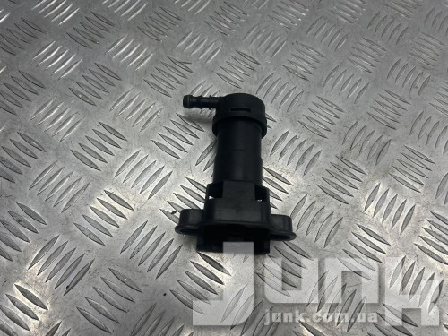 Форсунка омывателя передней правой фары для Audi A4 B6 oe 8E0955102 разборка бу