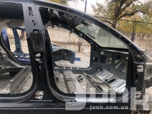 Центральная стойка с порогом правая для Tesla Model 3 oe 1504888S0B разборка бу