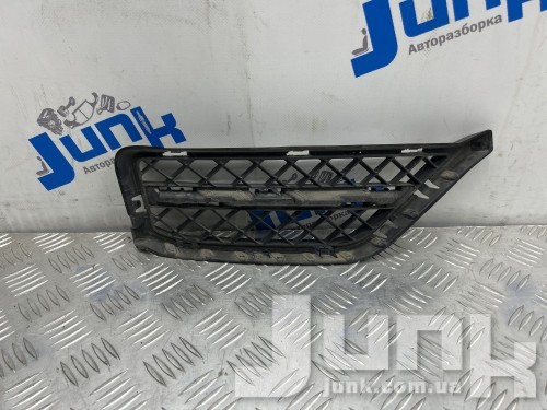 Решетка переднего бампера правая для BMW X1 E84 oe 51117303758 разборка бу