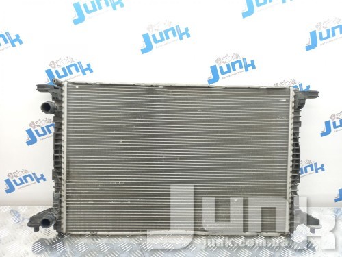 Радиатор охлаждения двигателя для Audi A4 (Б9) oe 8W0121251L запчасти бу Радиатор охлаждения двигателя для Audi A4 (Б9) oe 8W0121251L разборка бу