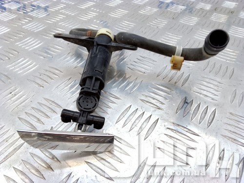 Форсунка омывателя передней правой фары для Lexus LS 4 oe 8520750030 разборка бу